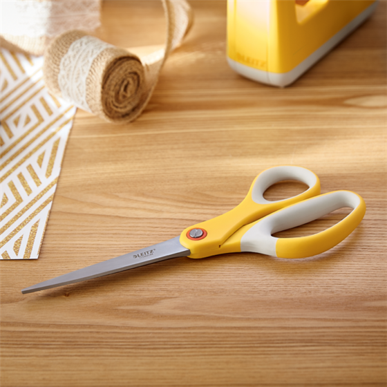 Tijeras de oficina de titanio Leitz Cosy Amarillo cálido 20,5 cm.