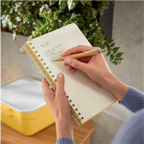 Cuaderno Leitz Cosy Touch con rayas, con encuadernación wiro B5 80 H. Papel de 100 grs, certificado FSC®.