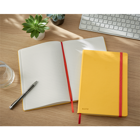 Cuaderno Leitz Cosy Touch con rayas con tapa dura B5 80 H. Papel de 100 grs, certificado FSC®.