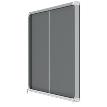 Vitrina Nobo Premium Plus De Puerta Corredera Con Fondo De Fieltro 18Xa4 Hojas, Azul Gris