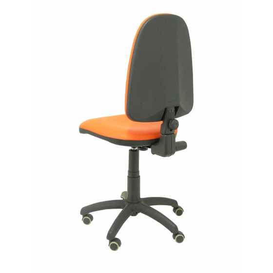 Silla Aýna similpiel naranja ruedas de parqué