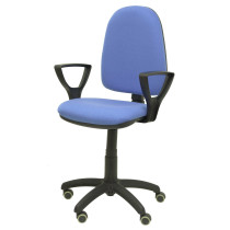 Silla Aýna bali azul claro brazos fijos ruedas de parqué