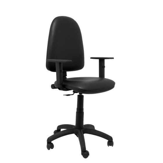 Silla Aýna similpiel negro con brazos regulables