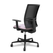 Silla Yunquera sincro malla negra bali rosa brazo regulable.
