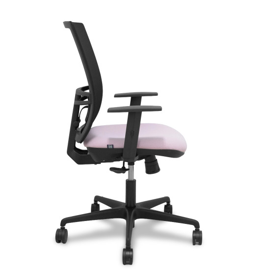 Silla Yunquera sincro malla negra bali rosa brazo regulable.