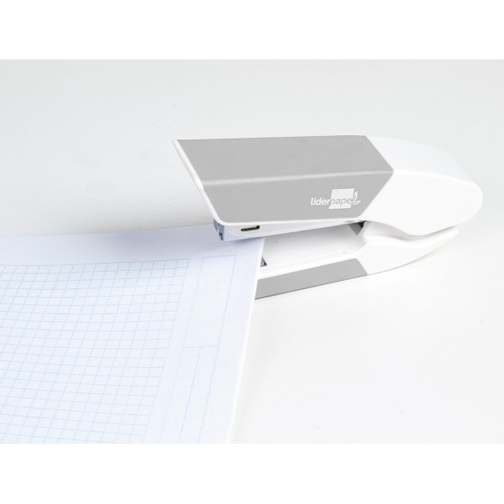 Grapadora liderpapel con regalo de extraegrapas y caja de 1000 grapas 26/6 capacidad 20h color gris